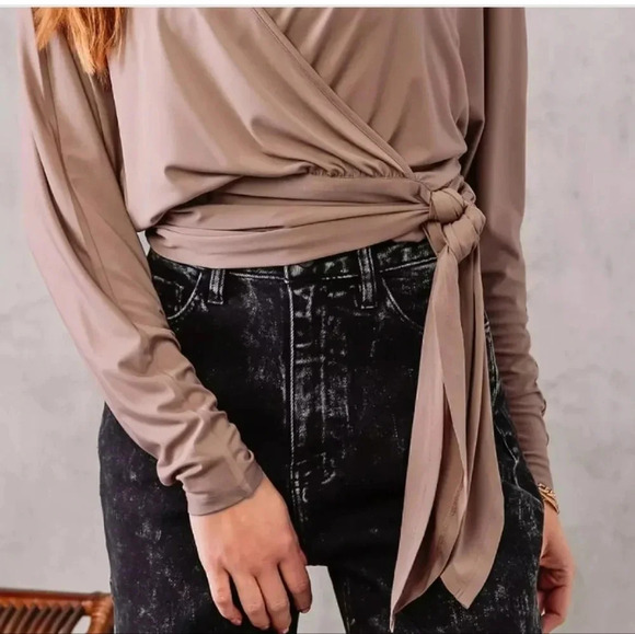 Buckle Top, Surplice Side Tie Top WILLOW & ROOT Size, XL - Picture 5 of 10